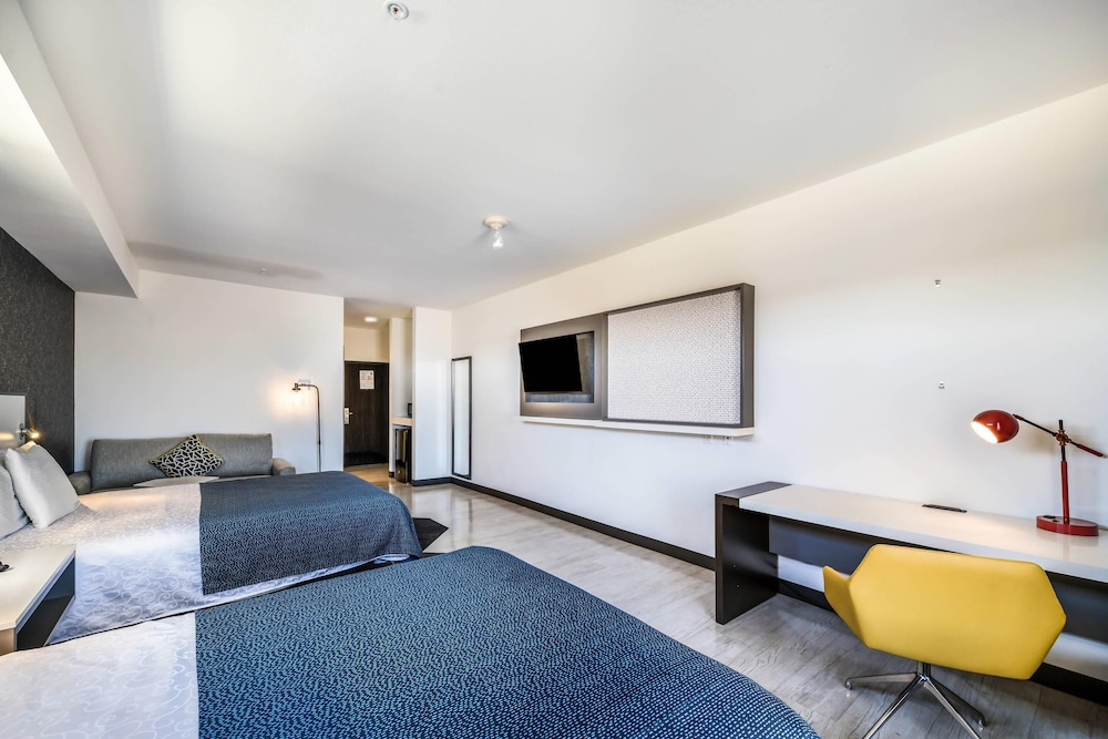 Room, 2 Queen Beds, Accessible, Non Smoking photo 3