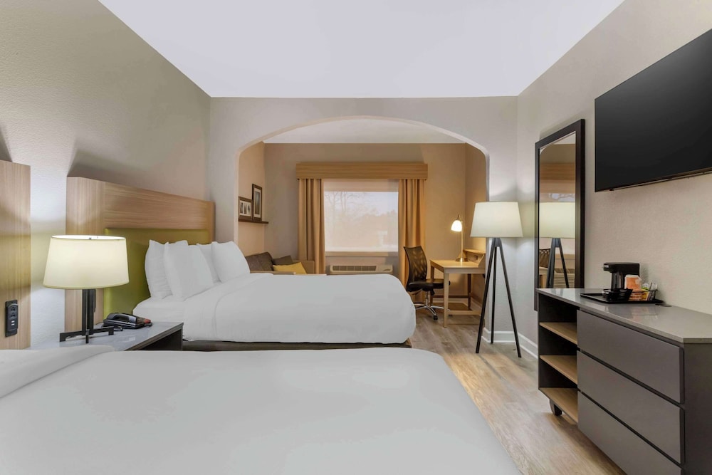 Suite, 2 Queen Beds, Accessible, Non Smoking - Photo 3