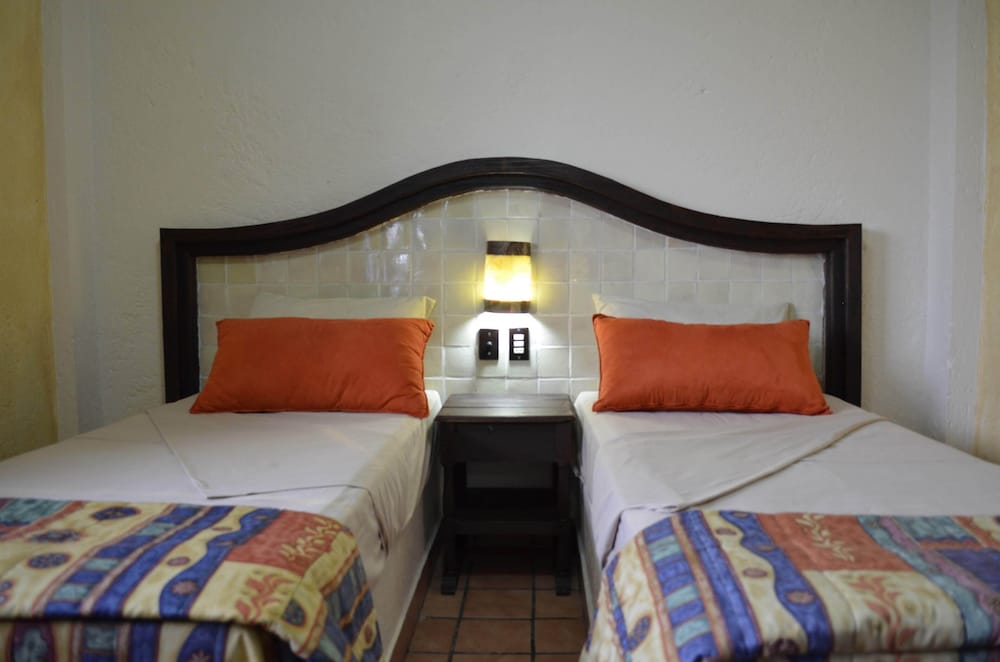 Standard Twin Room photo 2