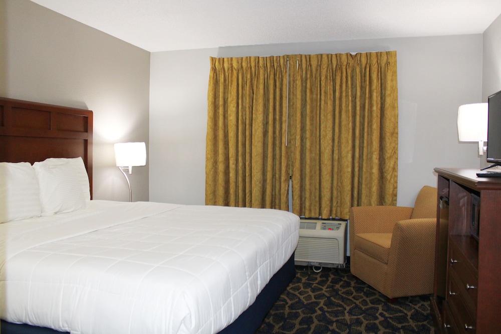Standard Room, 1 King Bed - Photo 2