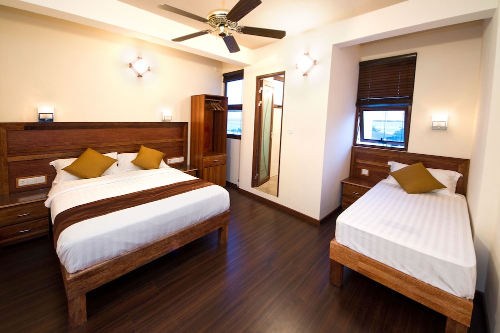 Deluxe Triple Room