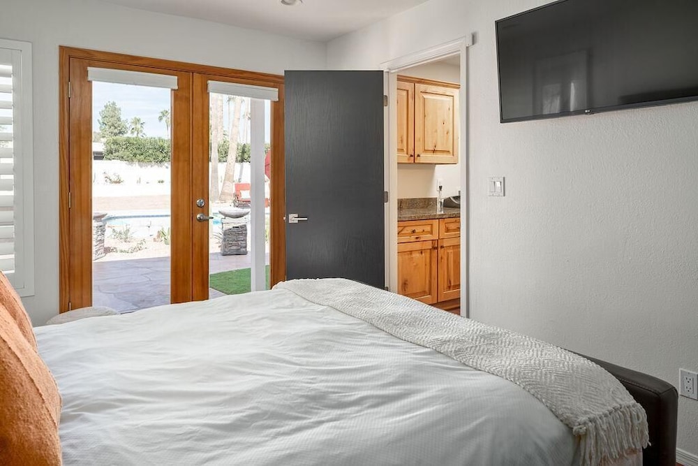 Redfield - Colorful Ranch Home - Must Visit, 사진 43