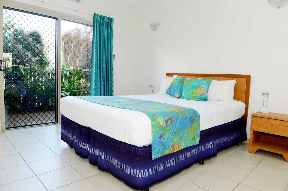 Motel Room photo 2