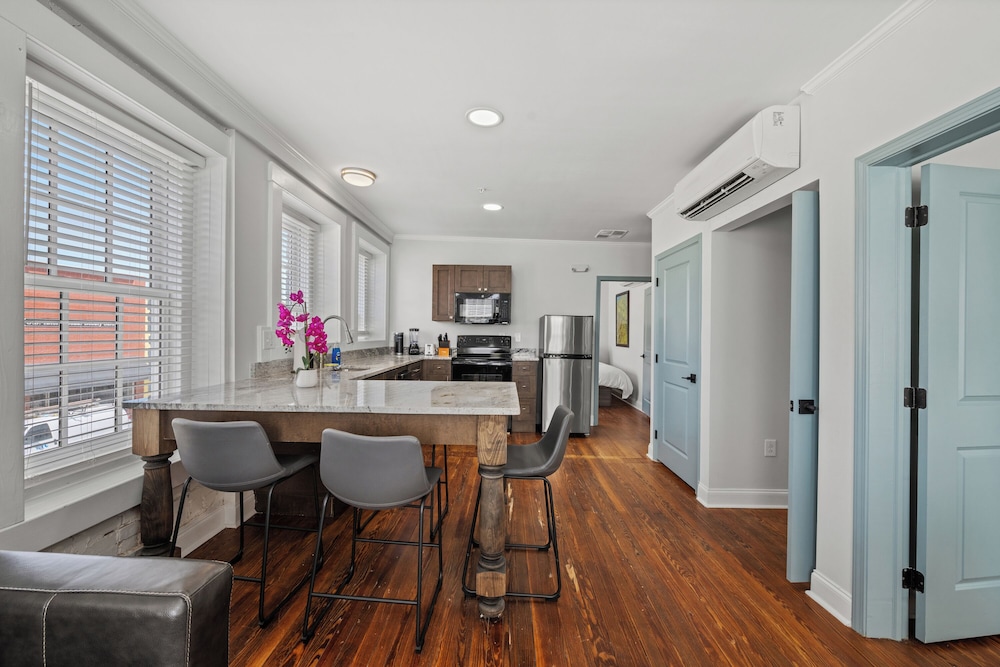 Deluxe Condo, 2 Bedrooms, Non Smoking, Kitchen photo 2