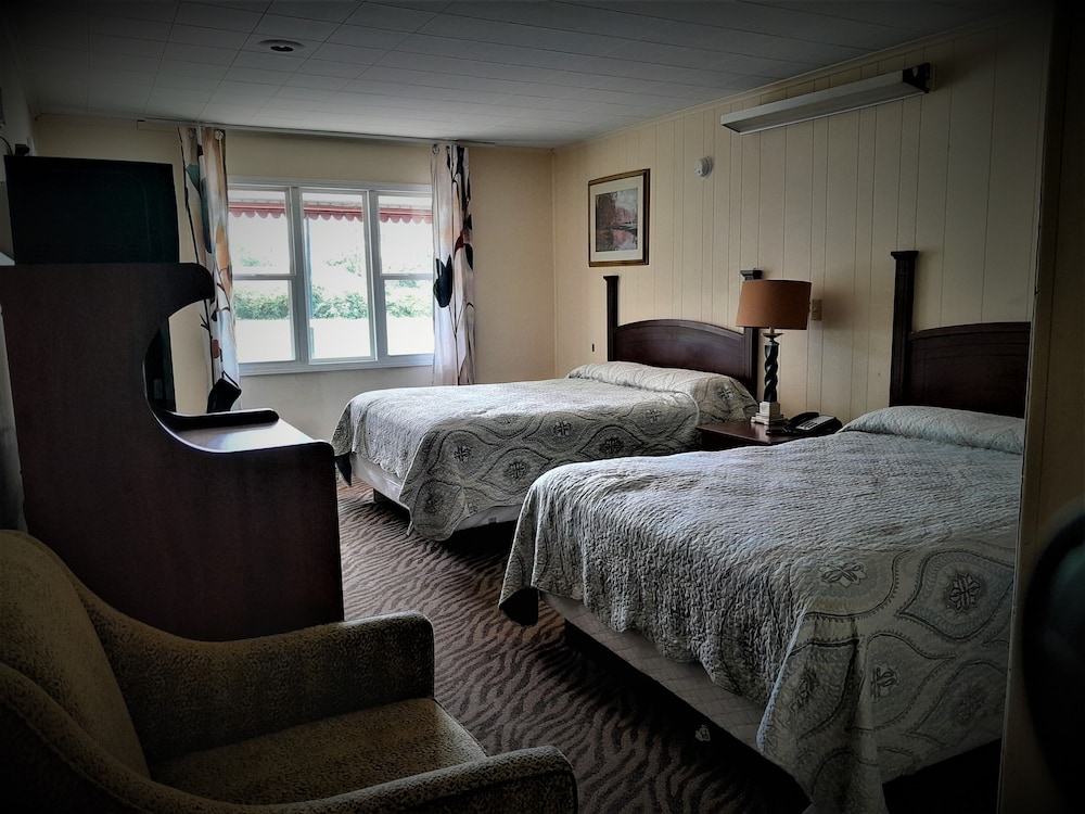 Standard Room, 2 Queen Beds, Non Smoking photo 3