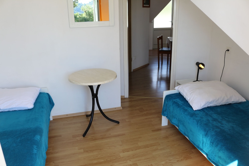 Apartment, 2 Bedrooms (A4) photo 3