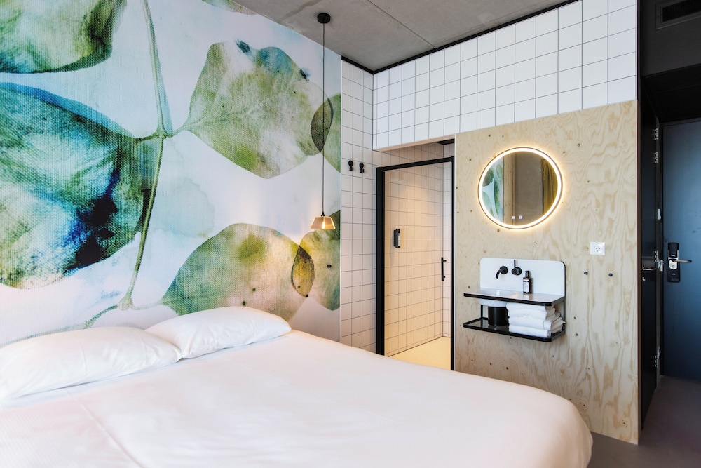 Classic Double Room, 1 Queen Bed, Private Bathroom