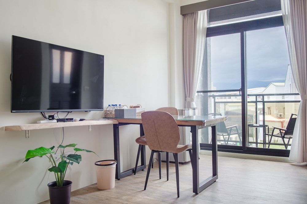 Family Suite With Balcony - Photo 8