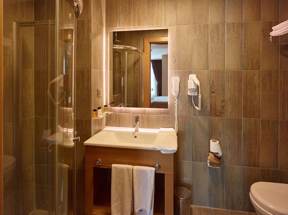 Standard Triple Room photo 2