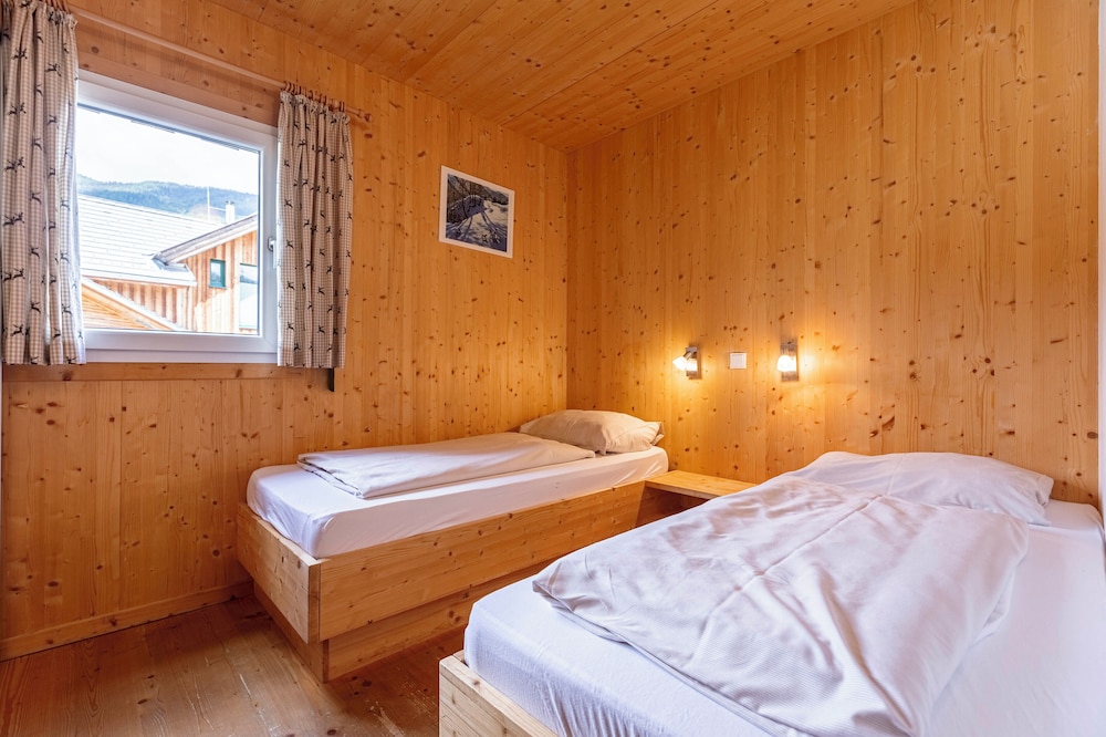 Premium Chalet # 19  mit IR-Sauna & Whirlpool