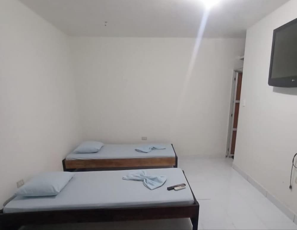 Basic Twin Room photo 1