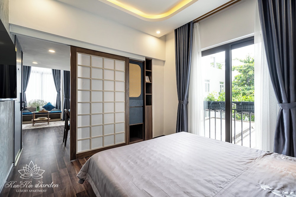 Family Room, 2 Queen Beds, Balcony, City View photo 2