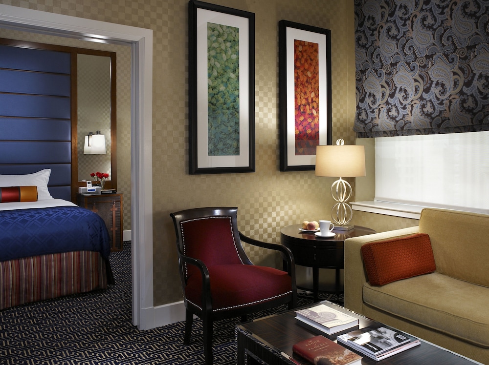Suite, 1 Bedroom, Hearing Accessible (Communications Accessible) - Photo 1