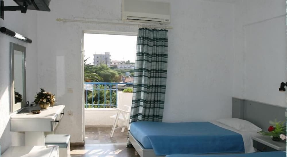 Standard Double or Twin Room photo 2