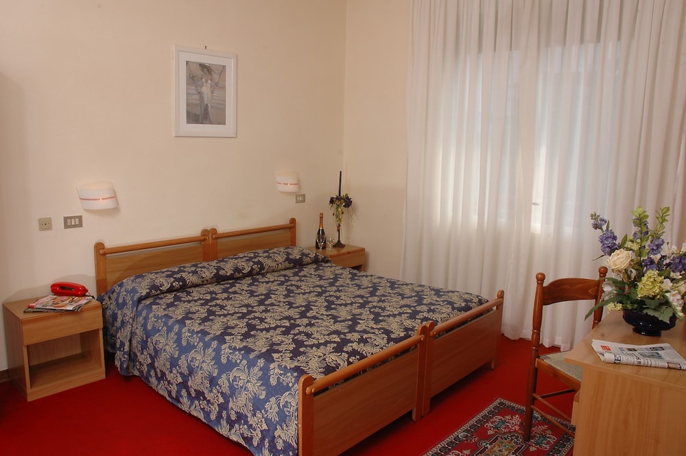 Economy Double or Twin Room - Photo 3