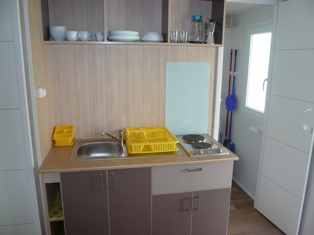 Mobile Home, 2 Bedrooms photo 3