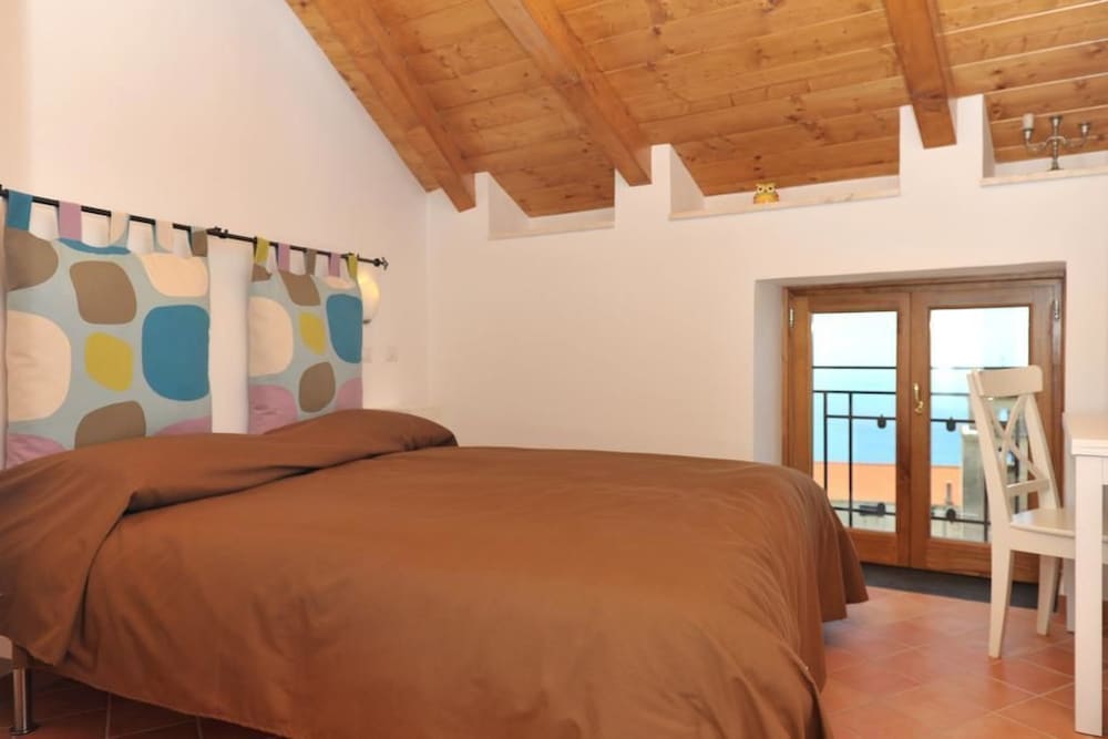 Classic Double or Twin Room, Sea View - Photo 2