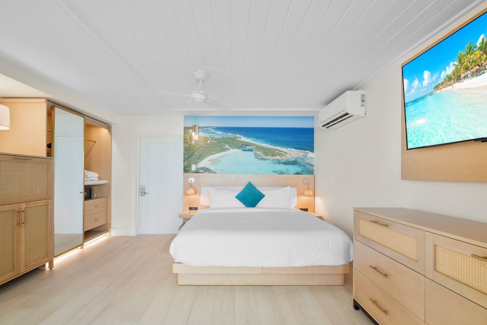Romantic Room, 1 King Bed, Ocean View, Oceanfront - Photo 12