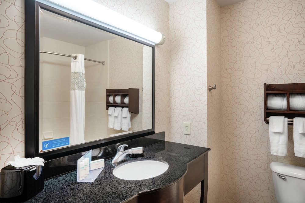 Classic Room, 2 Queen Beds, Accessible, Bathtub - Photo 5