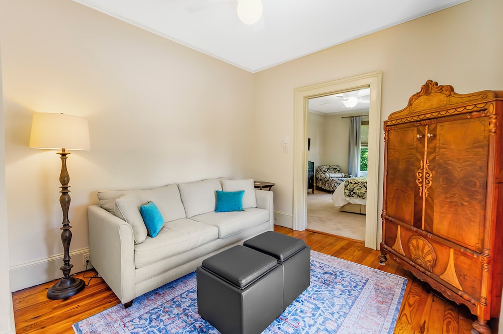Grand Suite, 1 King Bed, Private Bathroom (The Caleb Bradham Suite) photo 3