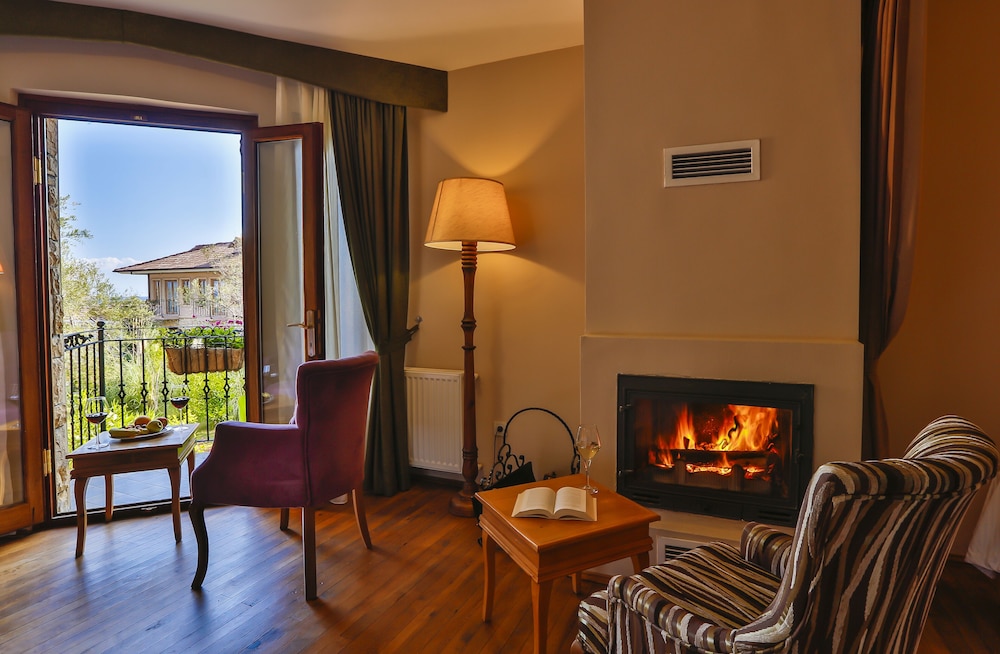 Suite, Pool View photo 1