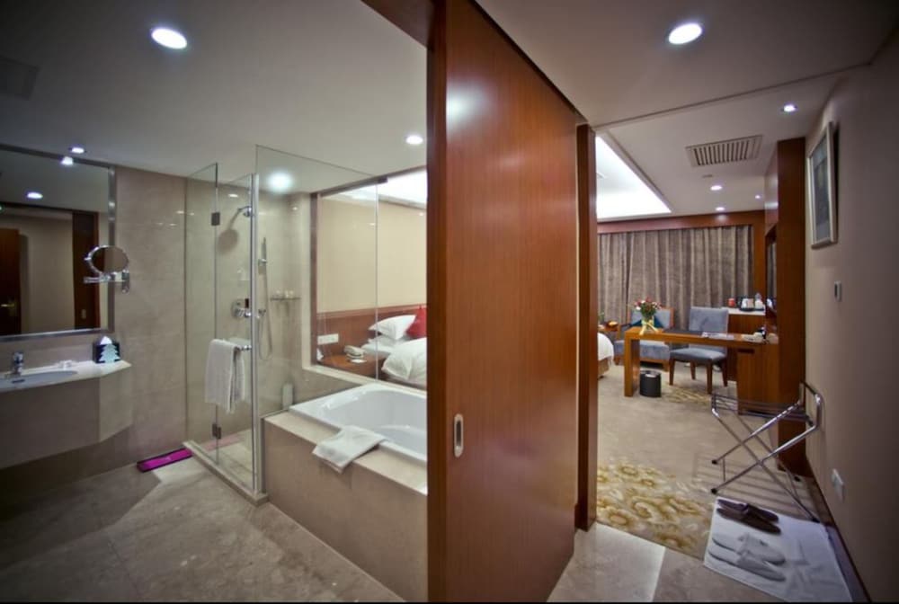 Basic Double Room, 1 Double Bed - Photo 3
