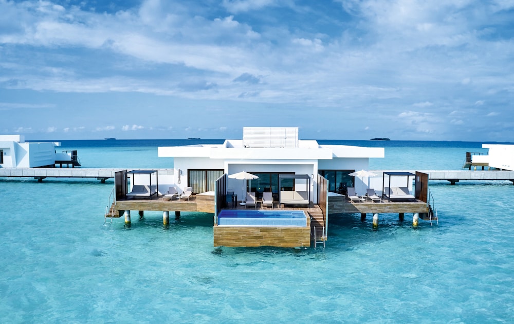 Suite, Overwater (Swim-Up | B2C-CA) photo 3
