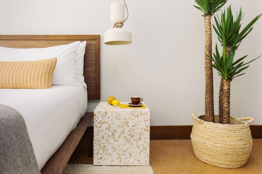 Standard Room, 2 Queen Beds (The Queen Double ADA) photo 2