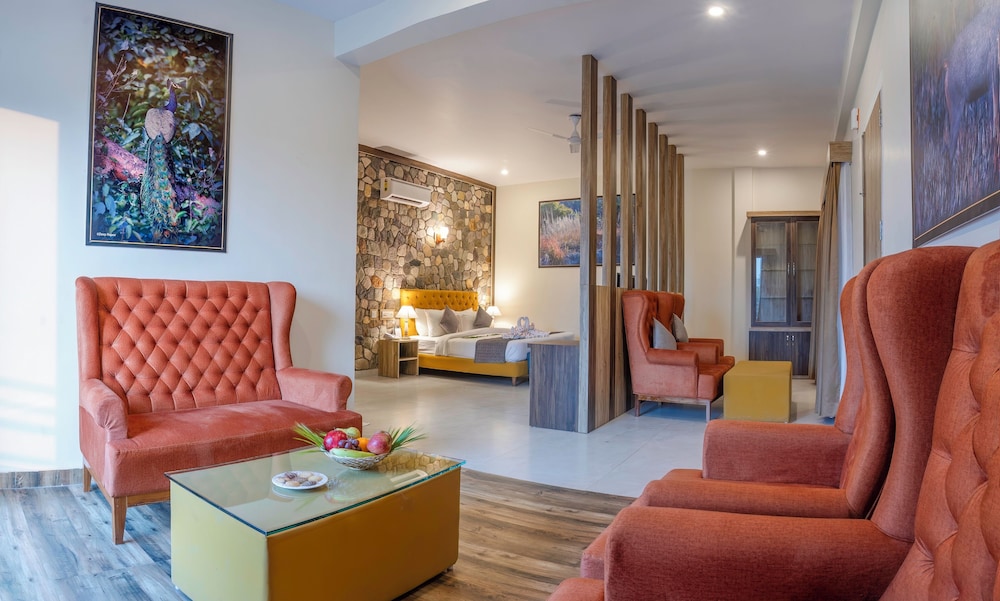 KOSI SUITES