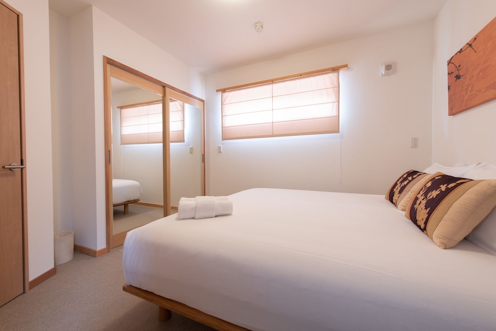 Unit 4, (2 Bedroom 2 Bathroom) photo 1