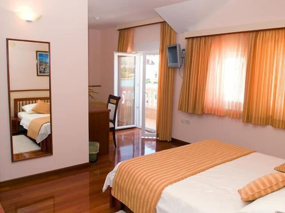 Triple Room, Balcony - Photo 1