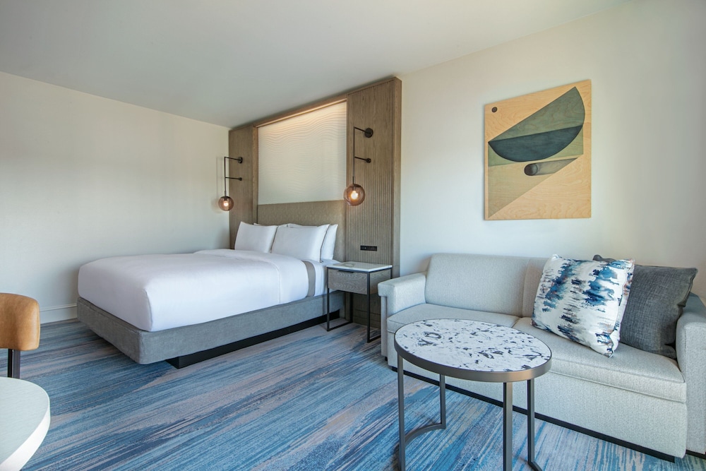 Room, 1 King Bed with Sofa bed, River View, Corner