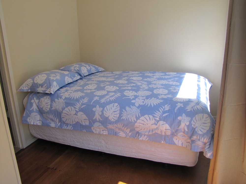 Waterfront Cottage photo 2