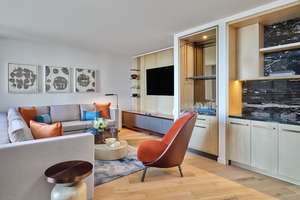 Metropolitan Suite - Photo 3