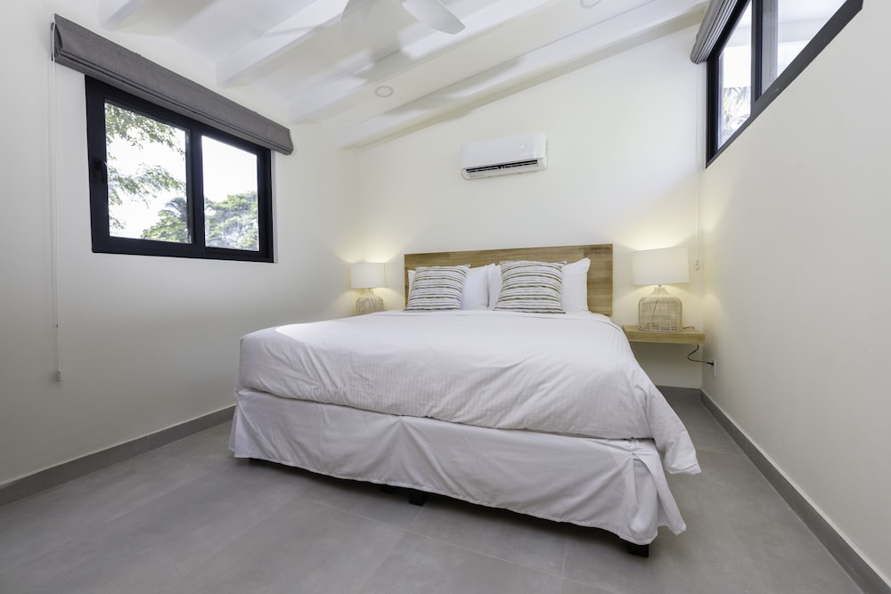 Villa photo 2