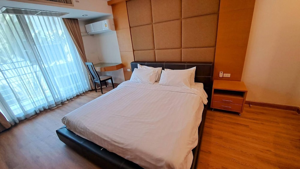Condo, 2 Bedrooms, Accessible, Balcony photo 3