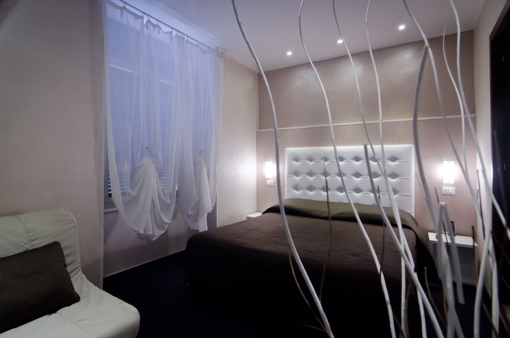 Quadruple Room - Photo 4