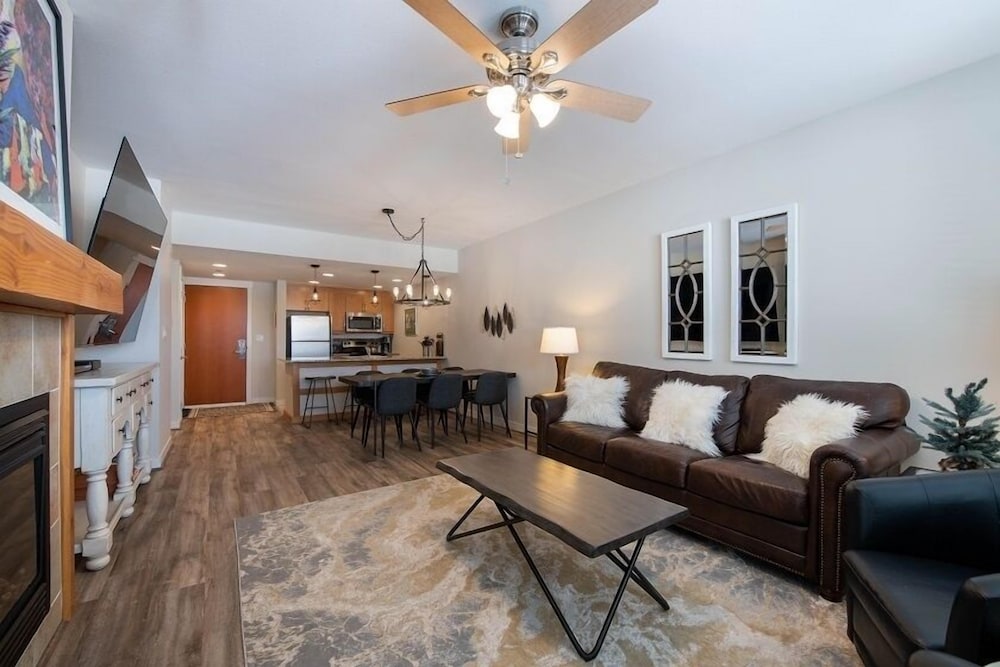 Condo, 2 Bedrooms photo 1