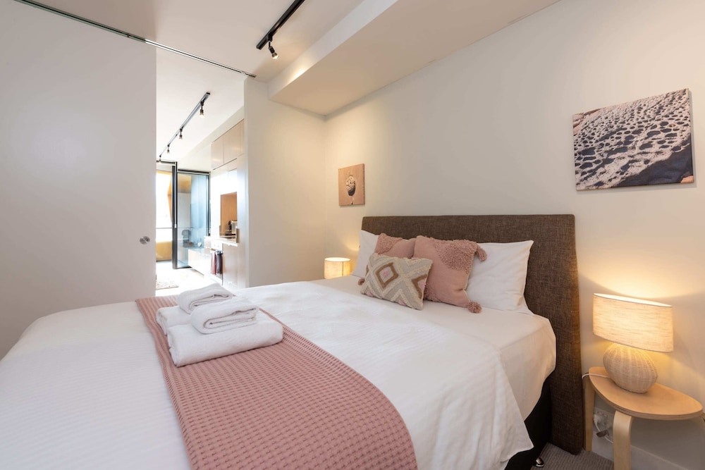 Basic Apartment, Multiple Beds photo 3