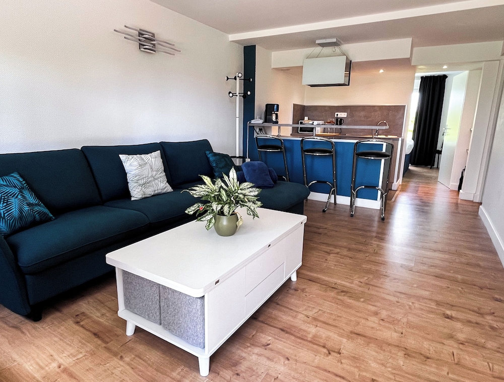 Standard Apartment, Multiple Beds, Non Smoking, Kitchen - Photo 3
