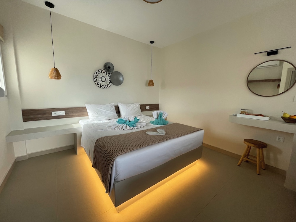 Deluxe Studio, Sea View, Beachfront photo 1