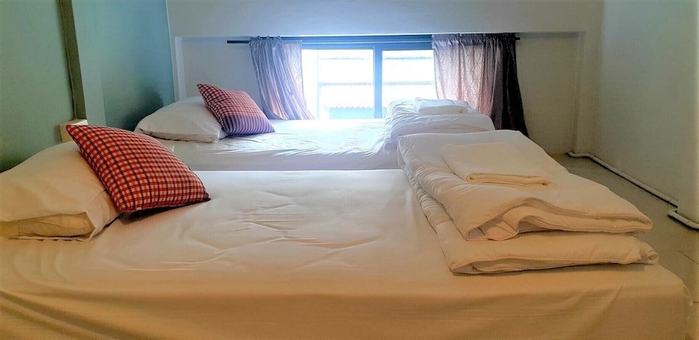 Private Twin Bedroom (Shared bathroom) photo 1
