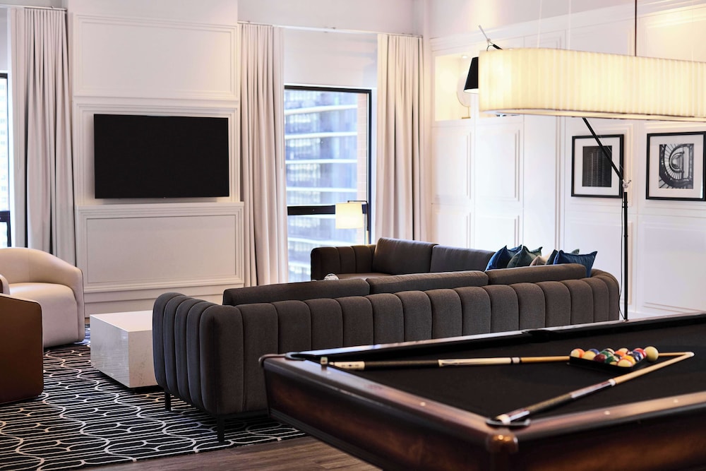 Suite (Specialty)