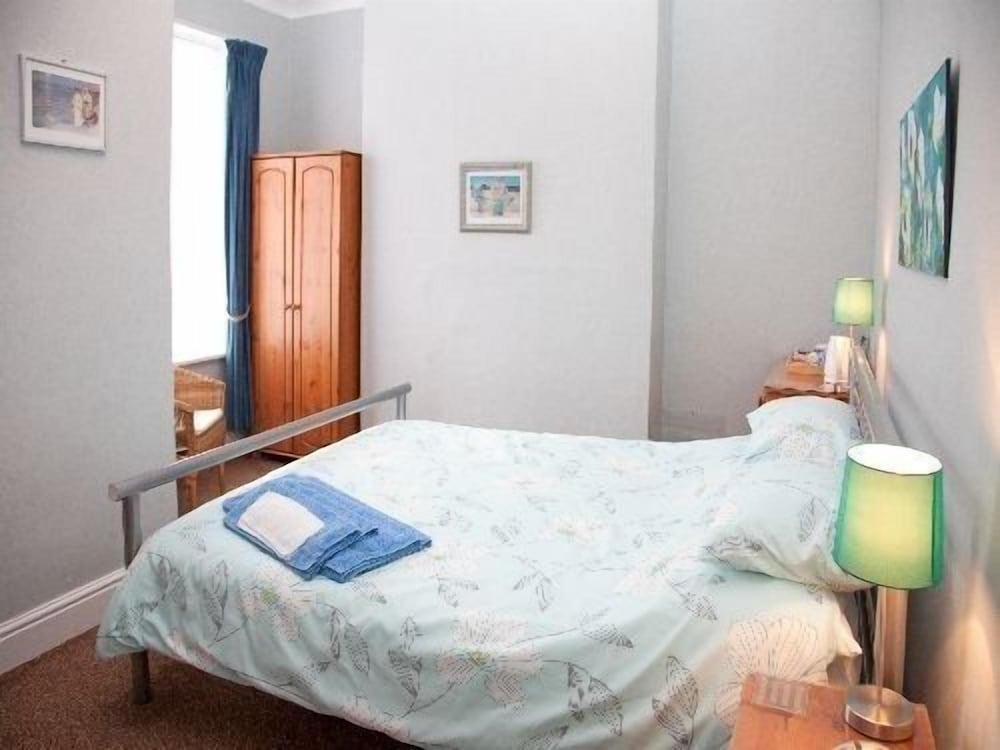 Double Room, 1 King Bed, Ensuite photo 3