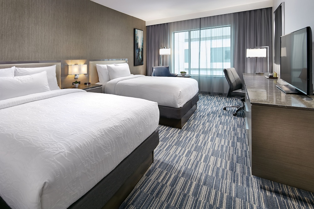 Room, 2 Queen Beds, Accessible (Mobility & Hearing, Roll-in Shower) photo 2