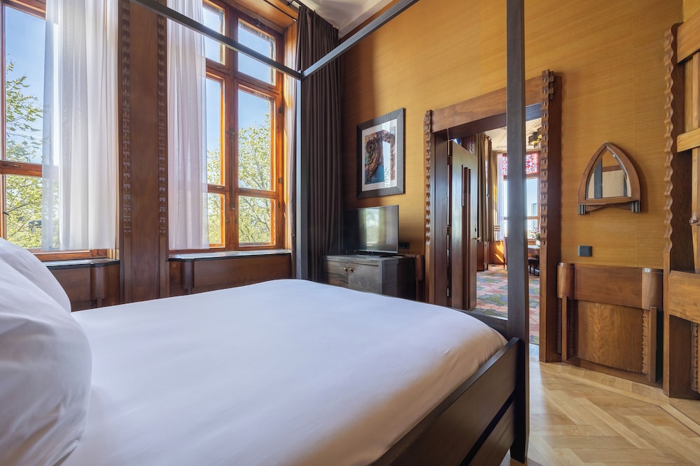 Executive Suite, 1 King Bed photo 2