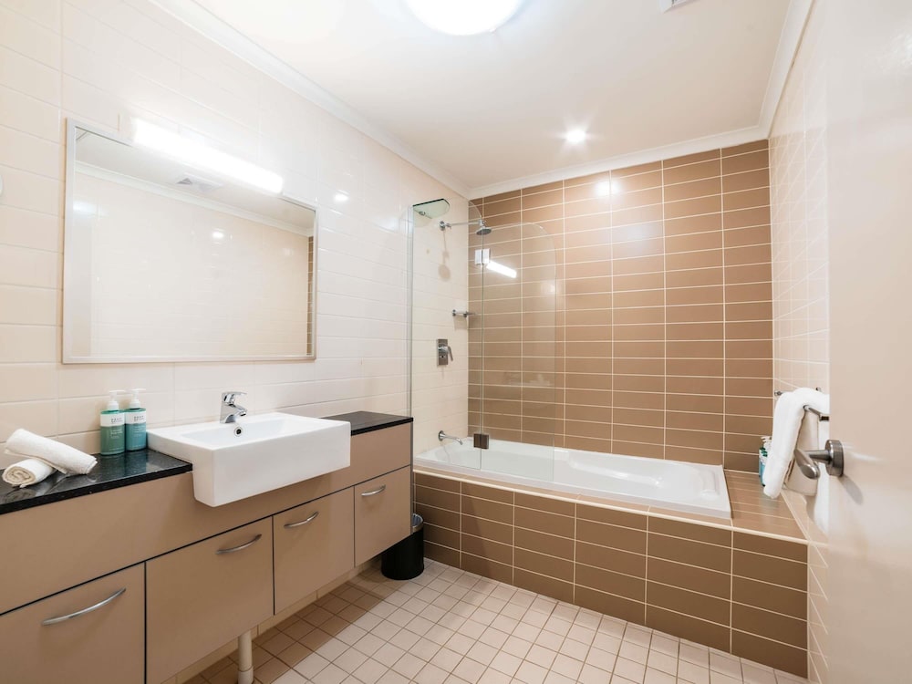 Executive Suite, 2 Bedrooms - Photo 8