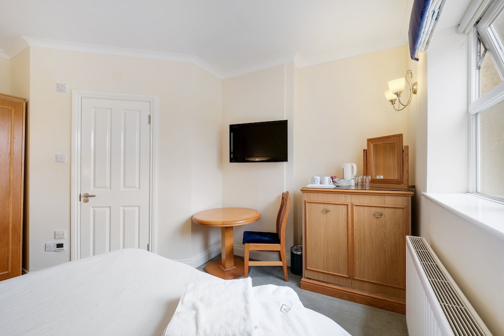 City Double Room, 1 Queen Bed, Non Smoking, Private Bathroom photo 3