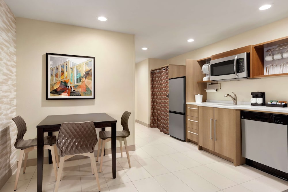 Suite, 1 King Bed, Accessible, Non Smoking (Hearing) - Photo 7