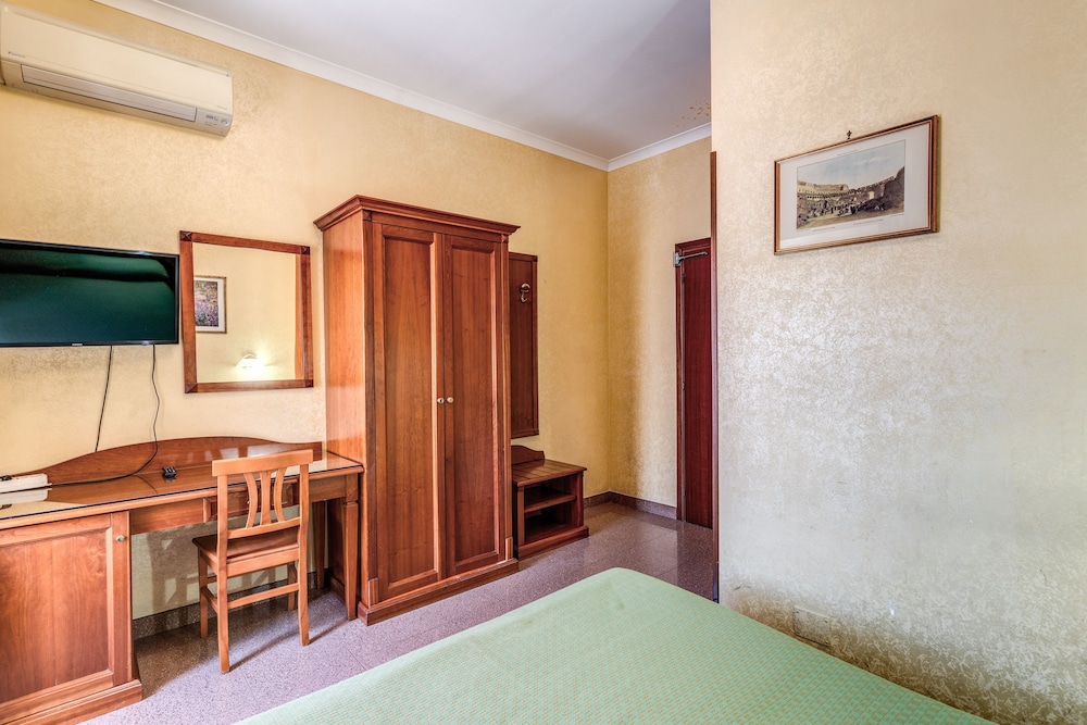Standard Single Room photo 3